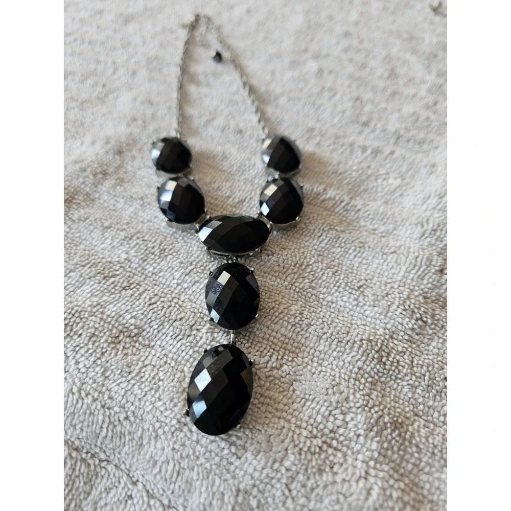 2028 Brand Jewelry Oval‎ Faceted Necklace 18 Inch. Black And Silver Toned